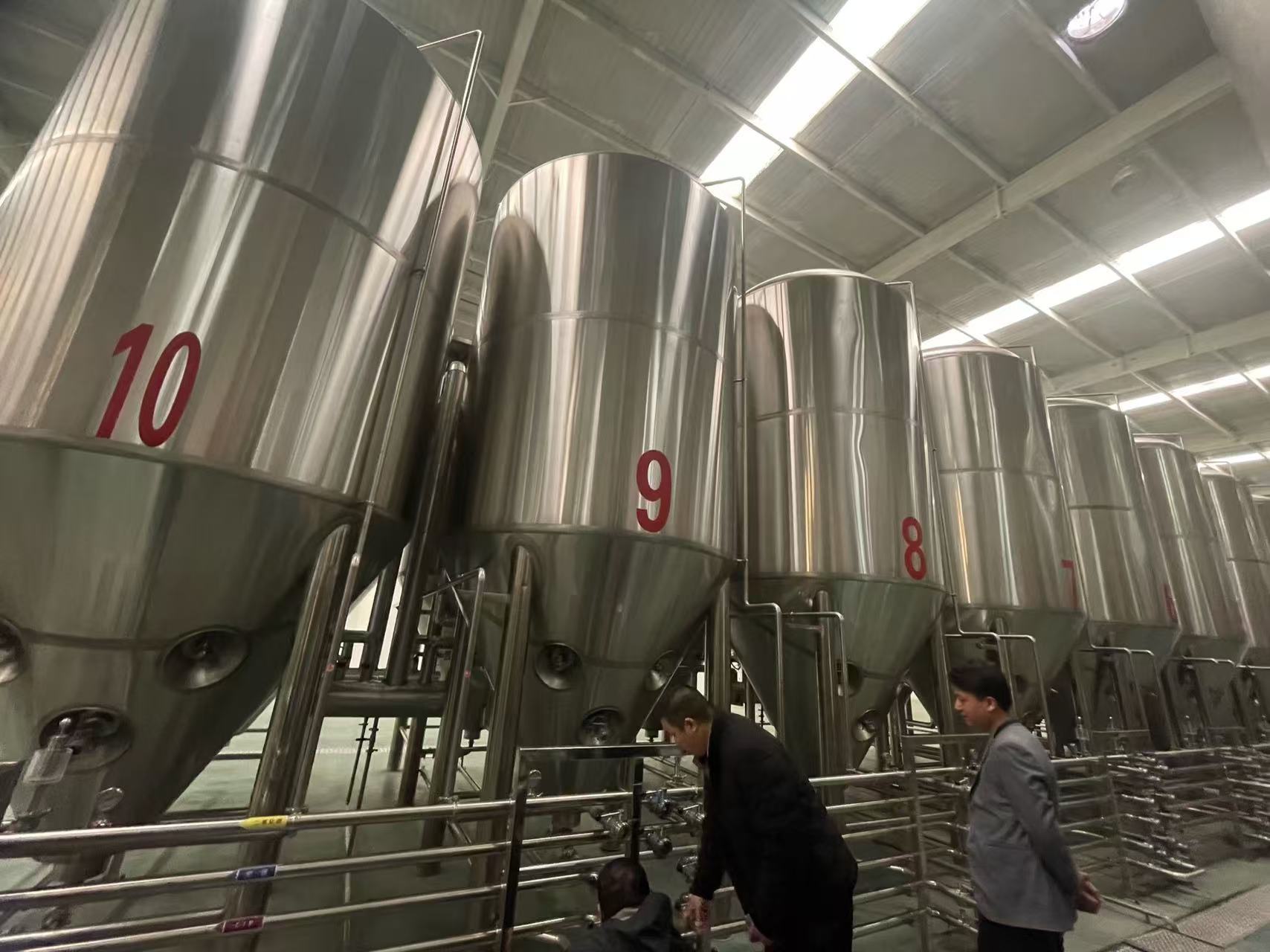 道里精酿啤酒设备厂—平面布置、设备设计、制造、调试、培训等一条龙服务